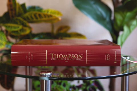 Image of NKJV, THOMPSON CHAIN-REFERENCE BIBLE, HARDCOVER, RED LETTER, COMFORT PRINT