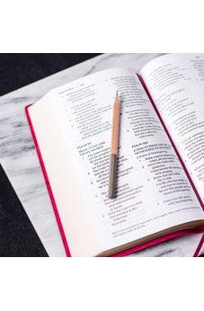 Image of NKJV, Deluxe End-of-Verse Reference Bible, Personal Size Large Print, Leathersoft, Black, Red Letter, Comfort Print: Holy Bible, New King James Version