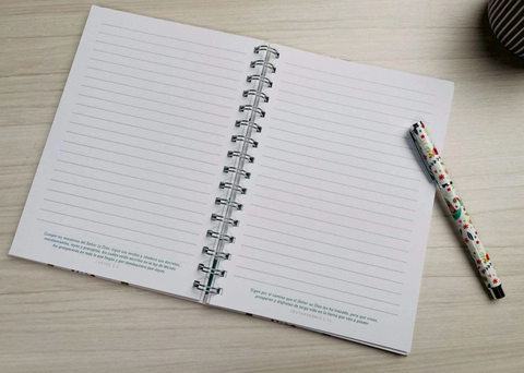 Image of Pack Libreta y Bolígrafo. El Señor está en Medio de Ti