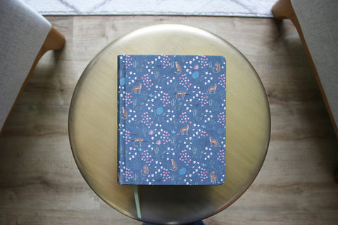 Image of NIV, Journal the Word Bible (Perfect for Note-Taking), Double-Column, Cloth over Board, Navy Floral, Red Letter, Comfort Print: Reflect, Take Notes, or Create Art Next to Your Favorite Verses