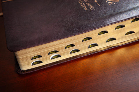 Image of KJV HOLY BIBLE: MAROON (BURGUNDY), GIANT PRINT (14 PT) - THUMB INDEXED, FAUX LEATHER
