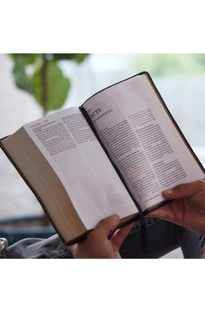 Image of NKJV, Deluxe End-of-Verse Reference Bible, Personal Size Large Print, Leathersoft, Black, Red Letter, Comfort Print: Holy Bible, New King James Version