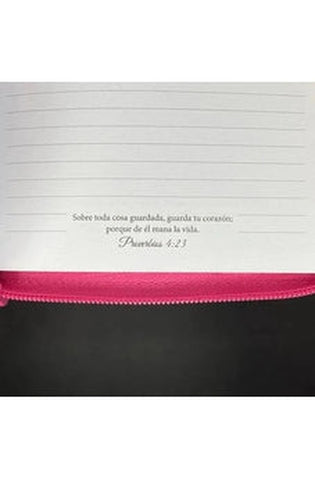 Image of Libreta Imitación Piel Rosa con Cierre: La Mujer Bondadosa