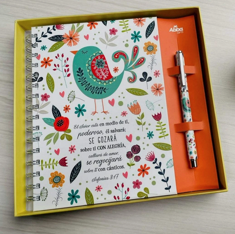 Image of Pack Libreta y Bolígrafo. El Señor está en Medio de Ti