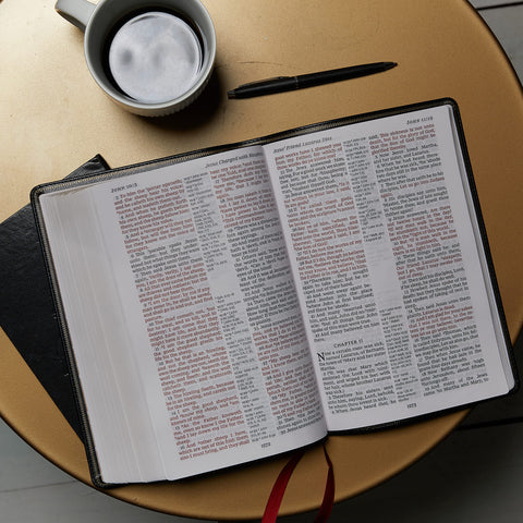 Image of KJV Holy Bible: Giant Print with 53,000 Cross References, Black Bonded Leather, Red Letter, Comfort Print: King James Version