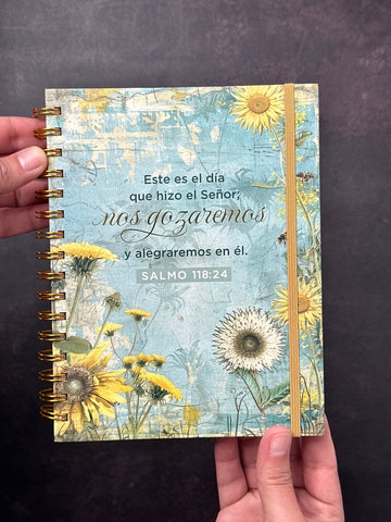Image of Libreta de Anillas con Elásico Este es el Día