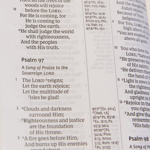 Image of NKJV Holy Bible, Giant Print Center-Column Reference Bible, Black Leather-look, Thumb Indexed, 72,000+ Cross References, Red Letter, Comfort Print: New King James Version