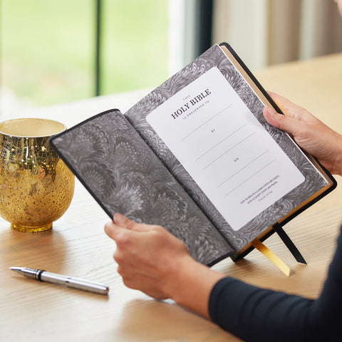 Image of KJV HOLY BIBLE: LARGE PRINT WITH 53,000 CENTER-COLUMN CROSS REFERENCES, BLACK LEATHERSOFT, RED LETTER, COMFORT PRINT: KING JAMES VERSION