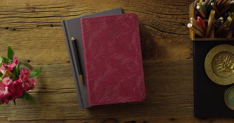 Image of ESV VALUE THINLINE BIBLE (TRUTONE, RASPBERRY, FLORAL DESIGN)