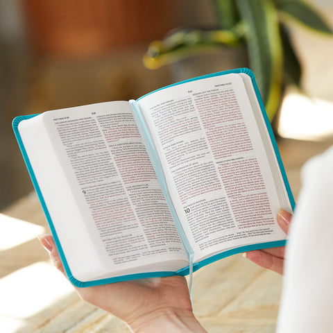 Image of NKJV, Thinline Bible, Compact, Leathersoft, Burgundy, Red Letter, Comfort Print: Holy Bible, New King James Version