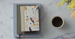 ESV LARGE PRINT COMPACT BIBLE (SPRING BLOOM)