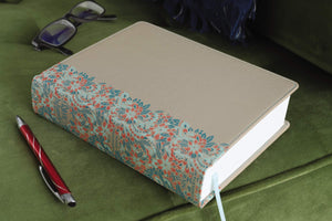 NIV Beautiful Word Bible Updated Edition Peel/Stick Bible Tabs Leathersoft over Board Gold/Floral Red Letter Comfort Print: 600+ Full-Color Illustrated Verses