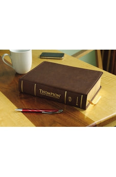 NKJV, Thompson Chain-Reference Bible, Leathersoft, Brown, Red Letter
