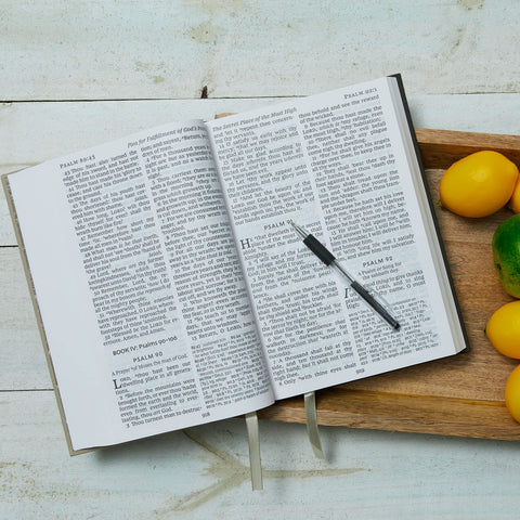 Image of KJV HOLY BIBLE: SUPER GIANT PRINT WITH 43,000 CROSS REFERENCES, BURGUNDY LEATHER-LOOK, RED LETTER, COMFORT PRINT: KING JAMES VERSION