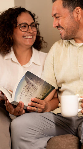 Image of Devocional amor y respeto: 52 semanas para experimentar el amor y el respeto en tu matrimonio (Spanish Edition)