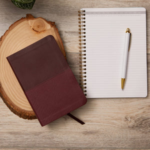 NKJV, Thinline Bible, Compact, Leathersoft, Burgundy, Red Letter, Comfort Print: Holy Bible, New King James Version